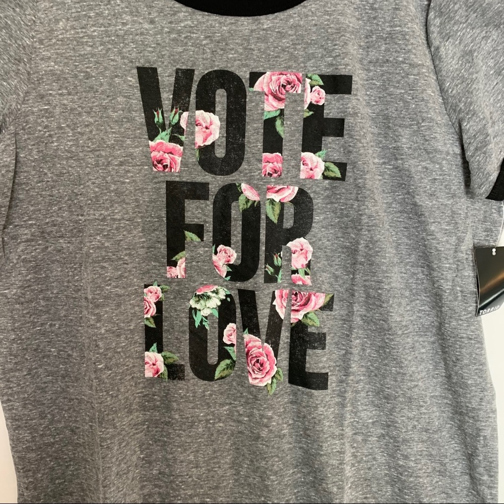 Torrid "Vote for Love" Graphic T-shirt Size 1X - Picture 3 of 7